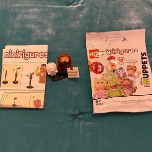 Lego minifgures limited edition Disney’s The Muppets Rowlfe the Dog minifig